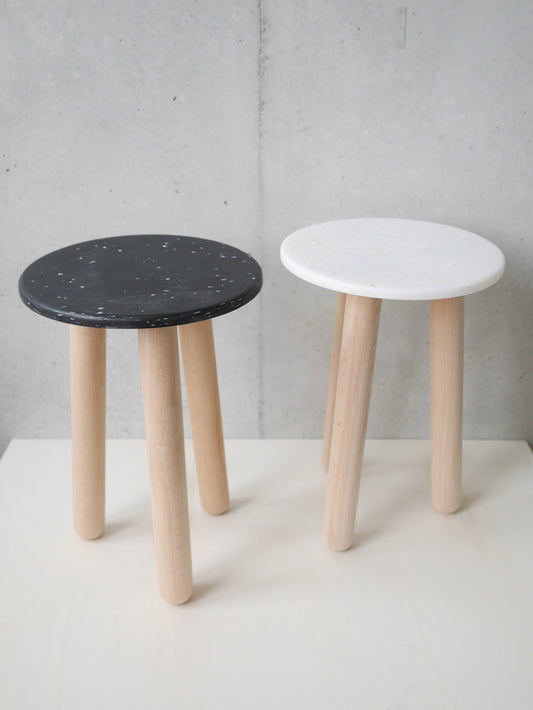 Tabouret tripode